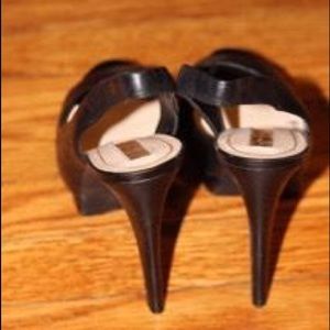 Jessica Simpson Peep toe soft sling back heels